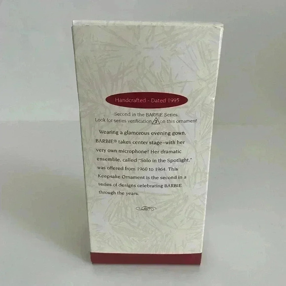 Hallmark Keepsake Ornament Barbie - Picture 4 of 13